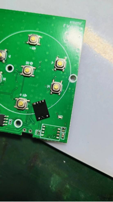 芯片在PCB边上示意图